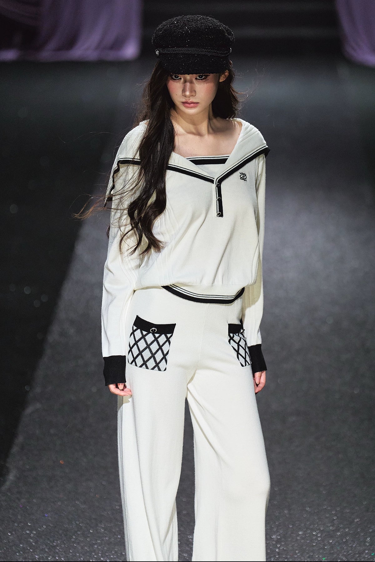 Sailor V-neck pullover &amp; Quilted Straight Pants Set