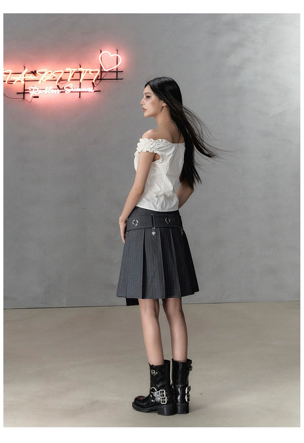 Oak Ash &amp; White Asymmetrical Waist Pleated Skirt