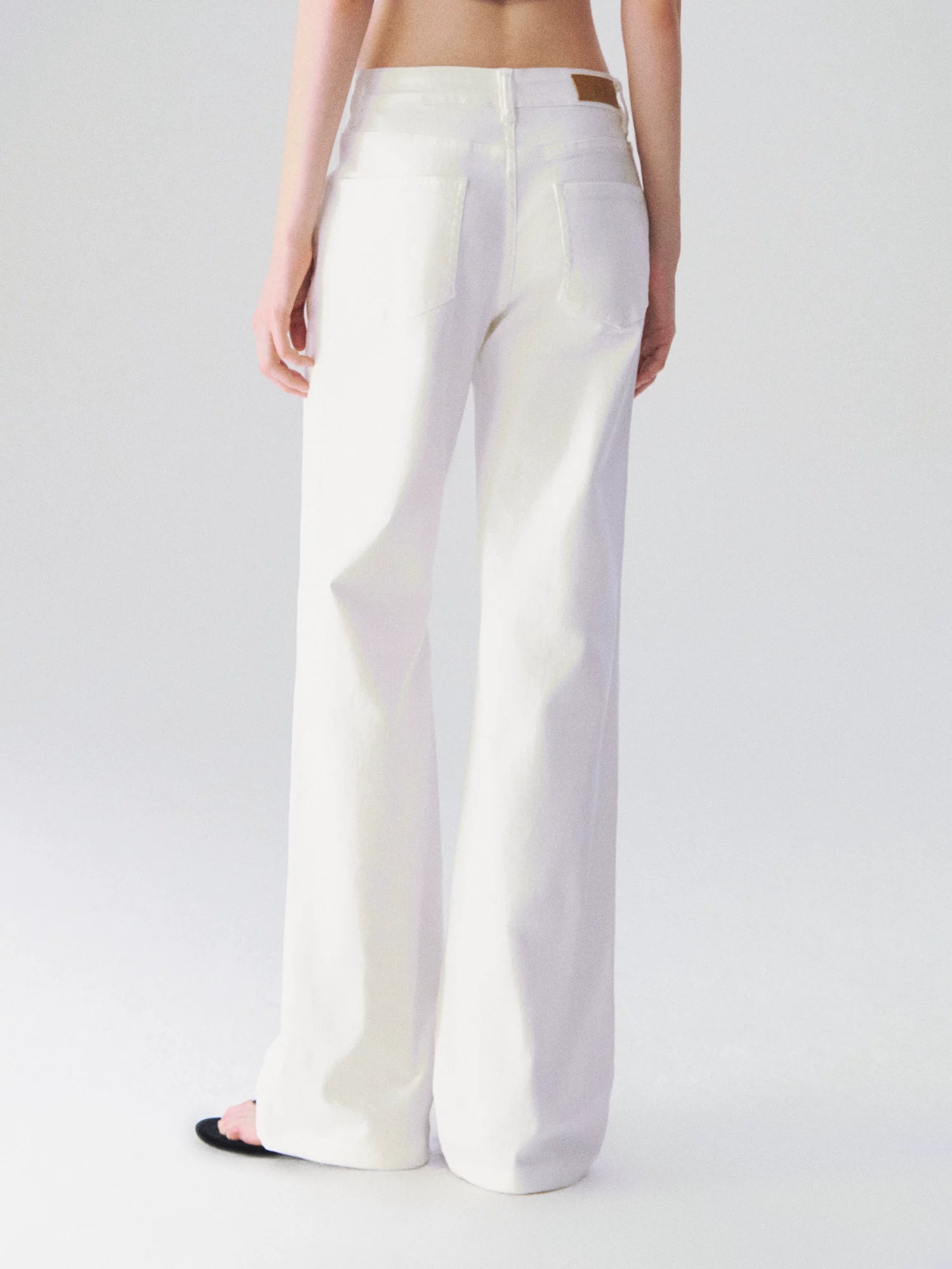 Cloud Stretch Straight-Leg White Denim Jeans