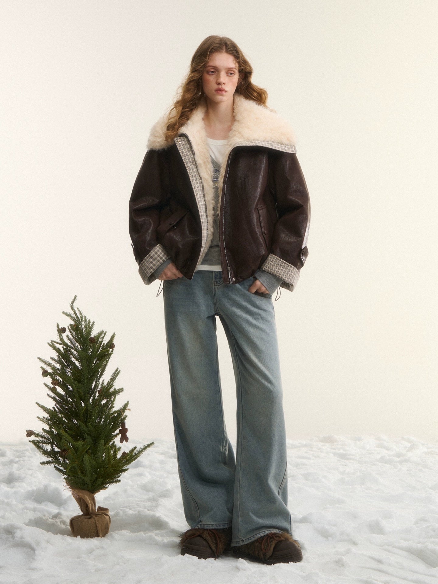 Washed Distressed Straight-Leg Denim Jeans