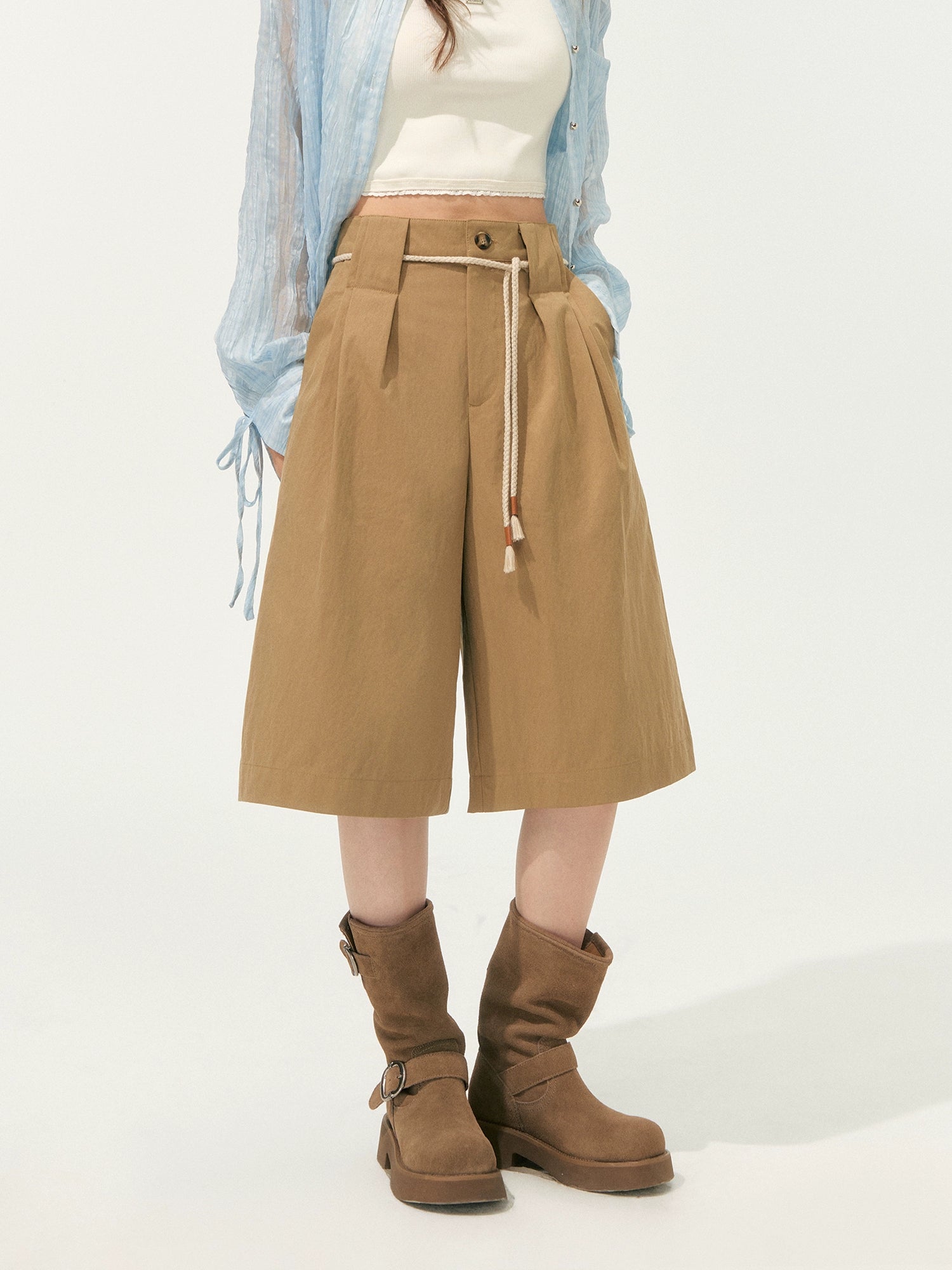 Khaki Simple 3D Pleated Shorts - CHINASQUAD