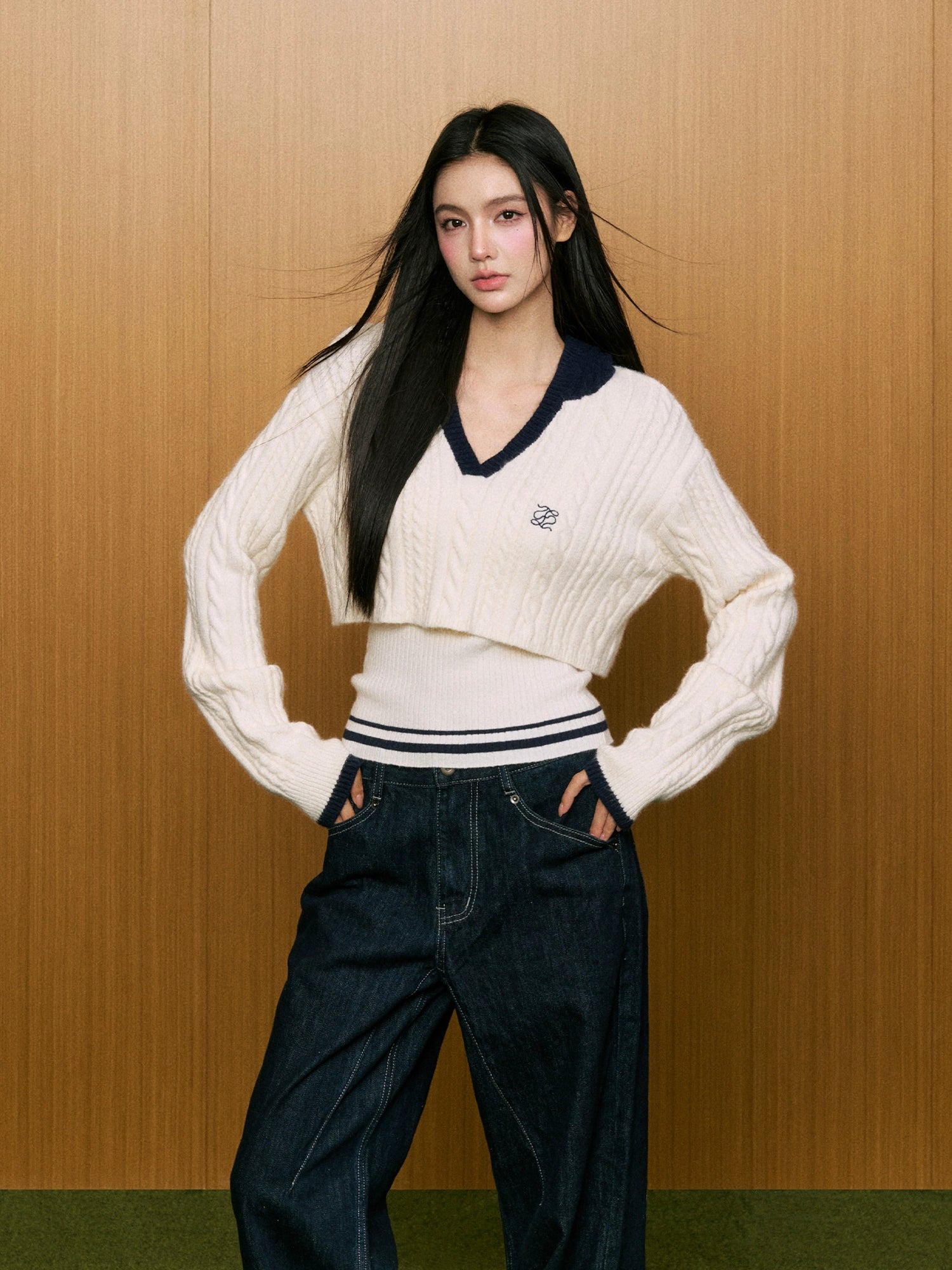 True Two-Piece Contrast Design Hooded Crop Sweater