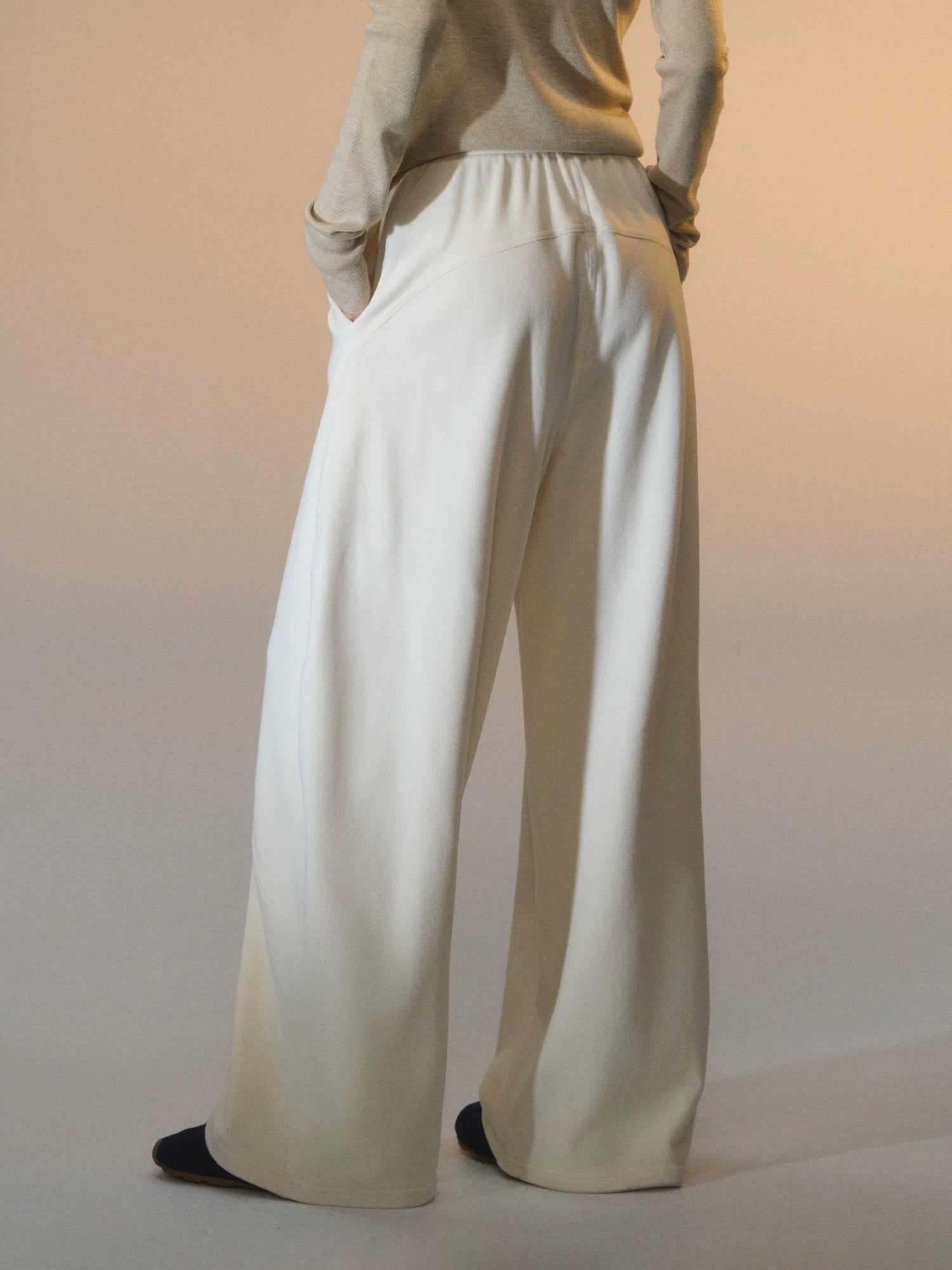 Fleece Curved-Leg Relaxed Pants