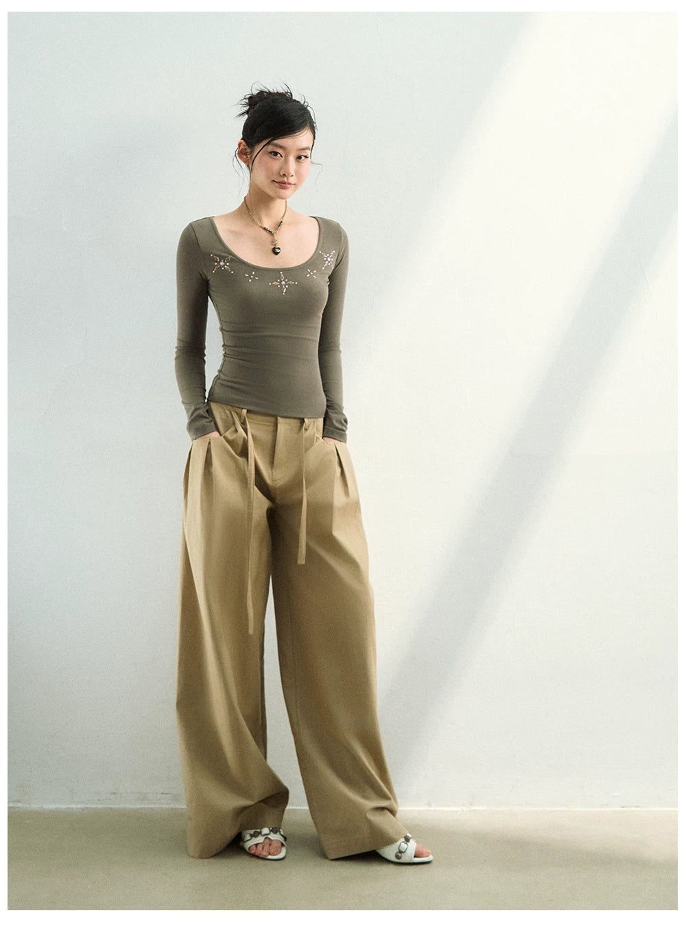 High-Waisted Relaxed Pleated Straight Pants