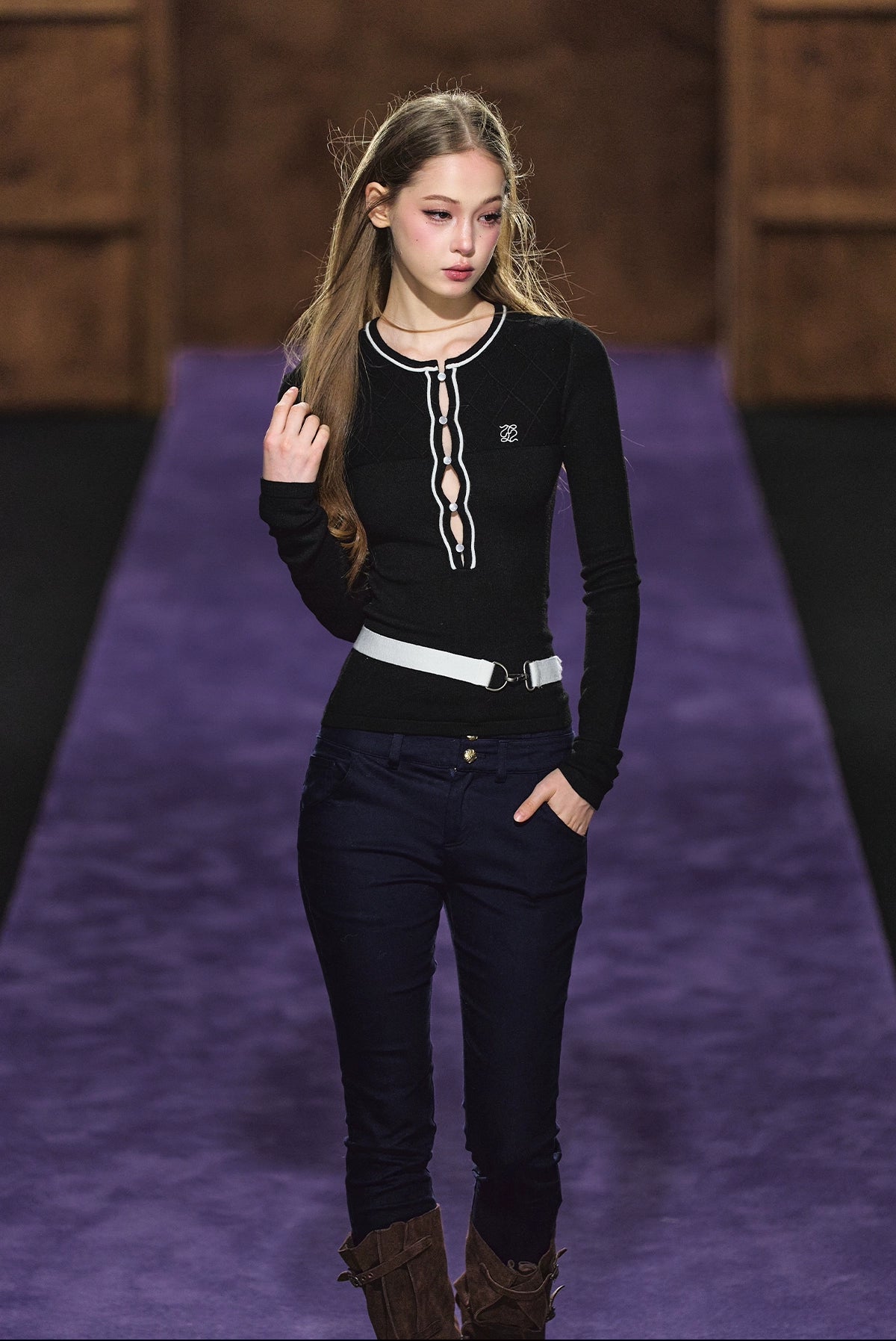 Contrast Trim Knit Belt Detail Fitted Crewneck