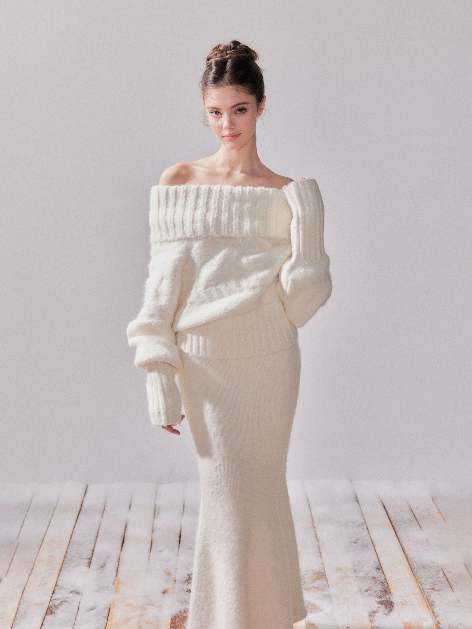 Glow Off-Shoulder Knit Sweater &amp; Mermaid Skirt Set