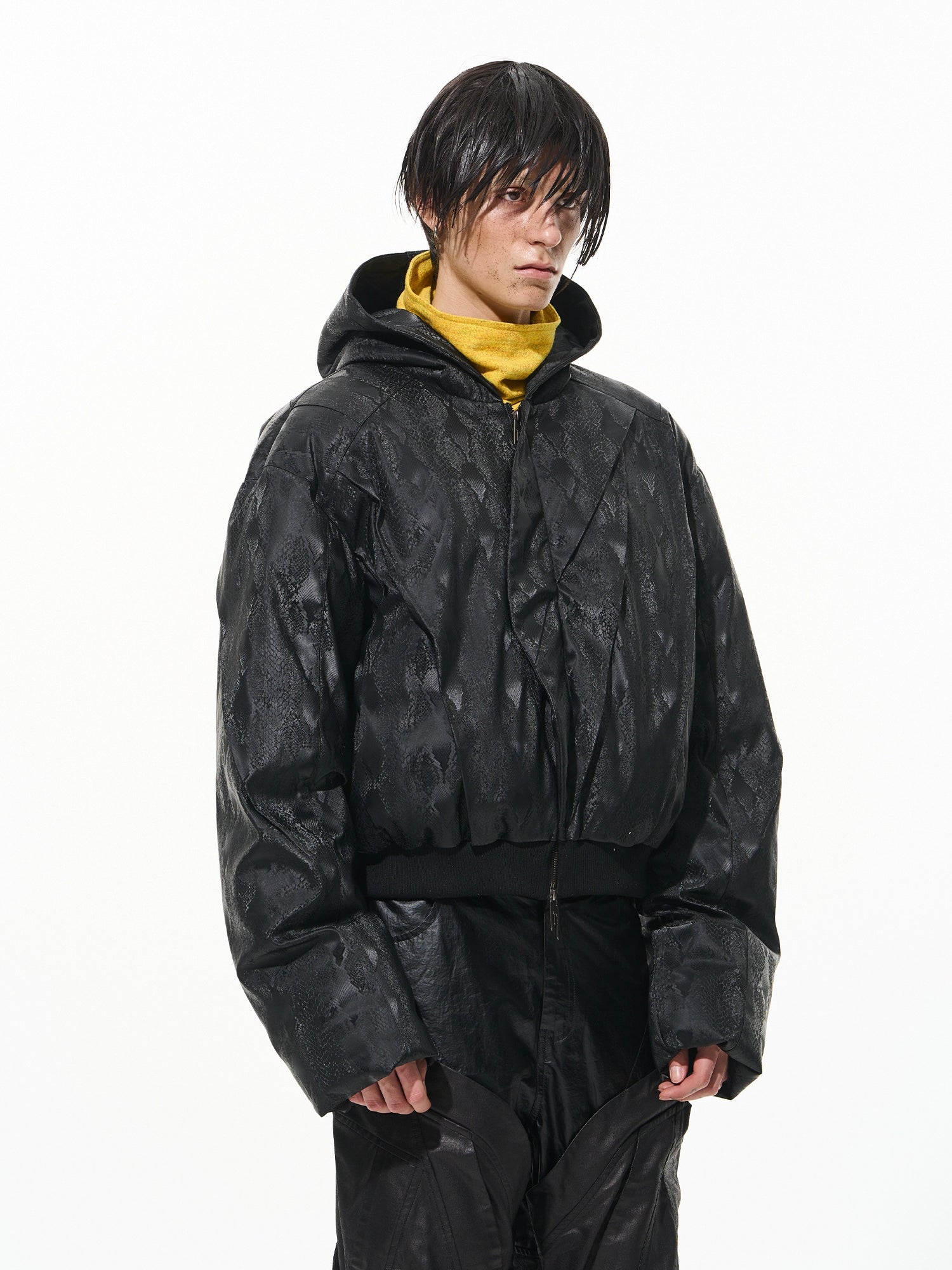 Dark Snake Pattern Short Hooded Puffer Jacket