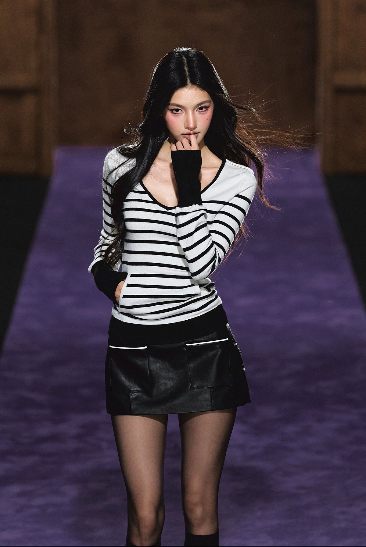 Tweed-Inspired Contrast Low-Waist Faux Leather Mini Skirt