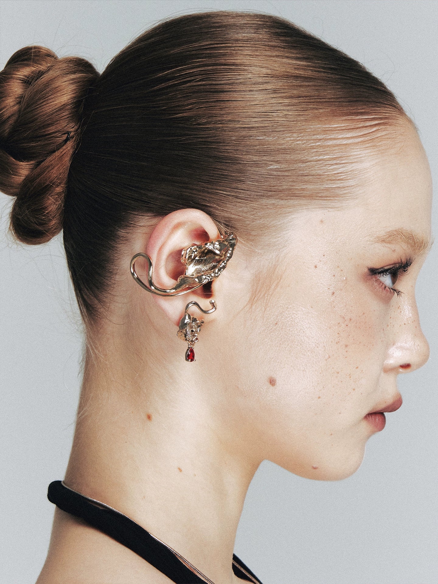 Vintage Floral Teardrop Crystal Stud Earrings