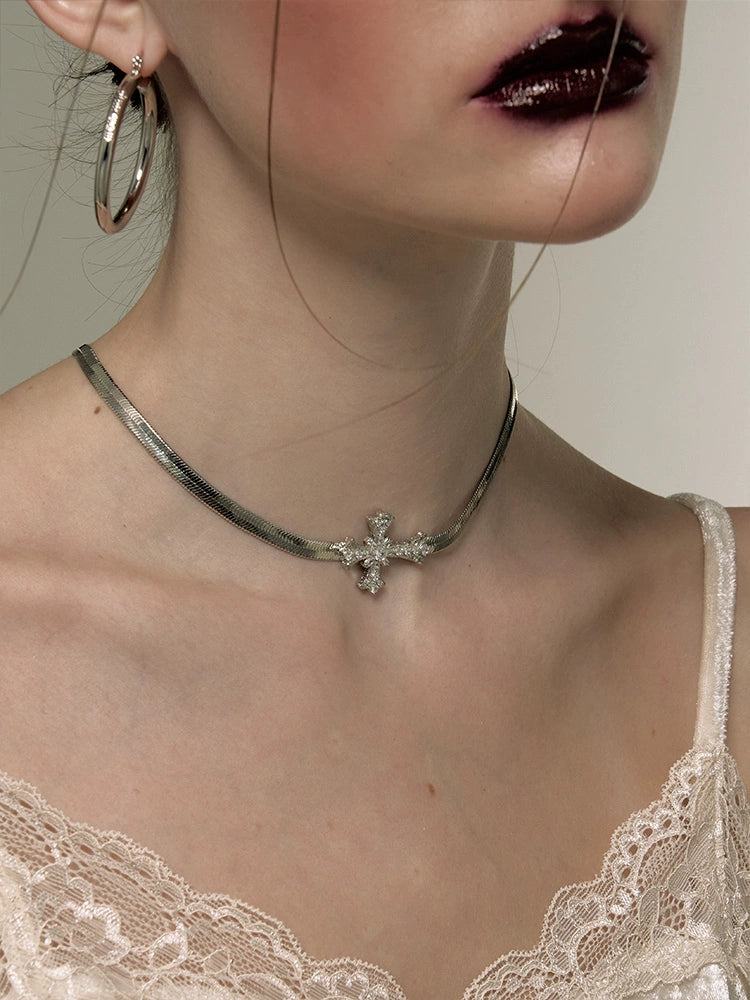 Full Cross Snake Bone Choker - CHINASQUAD