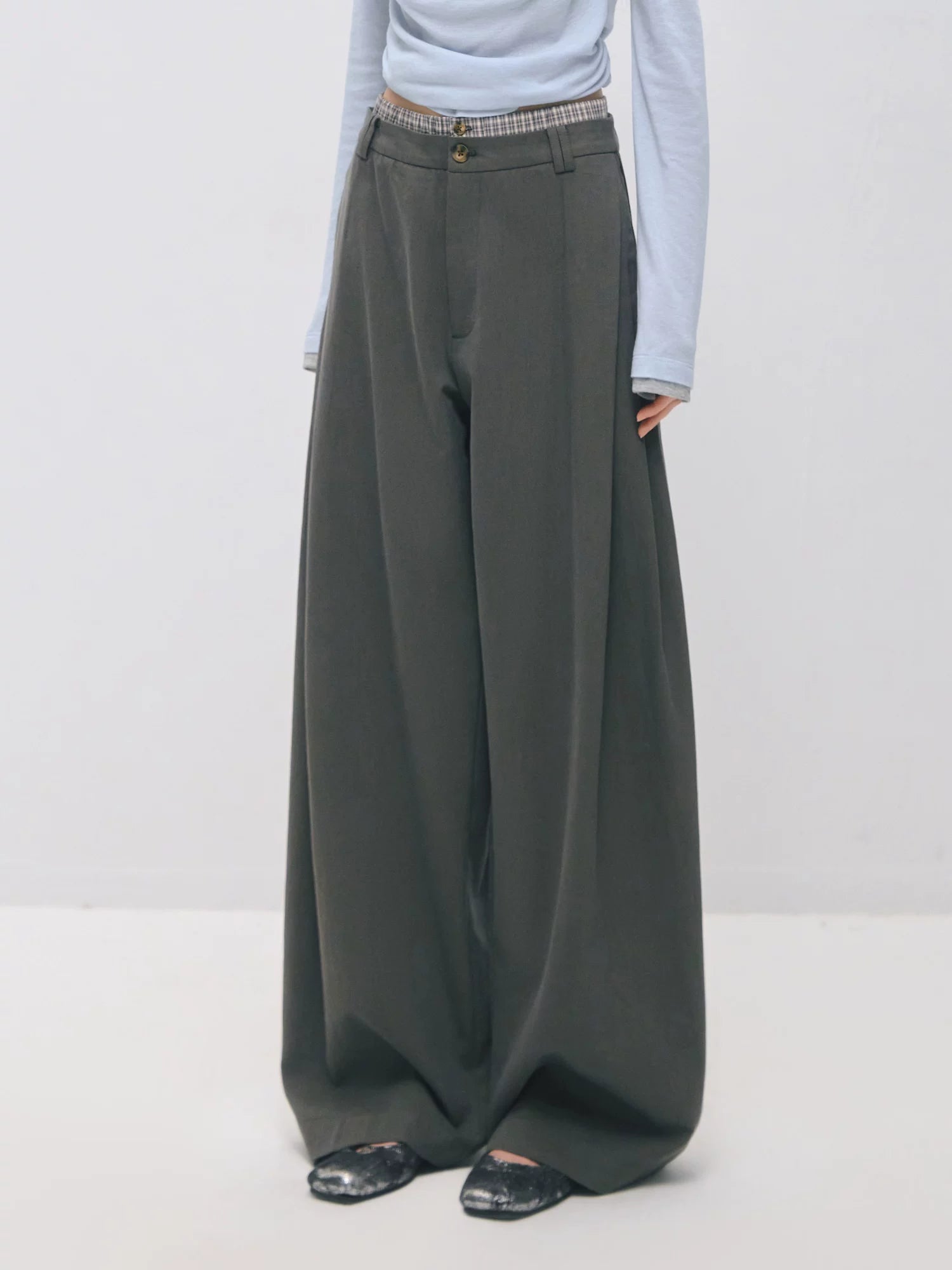 Asymmetric Pleated Curved Wide-Leg Trousers
