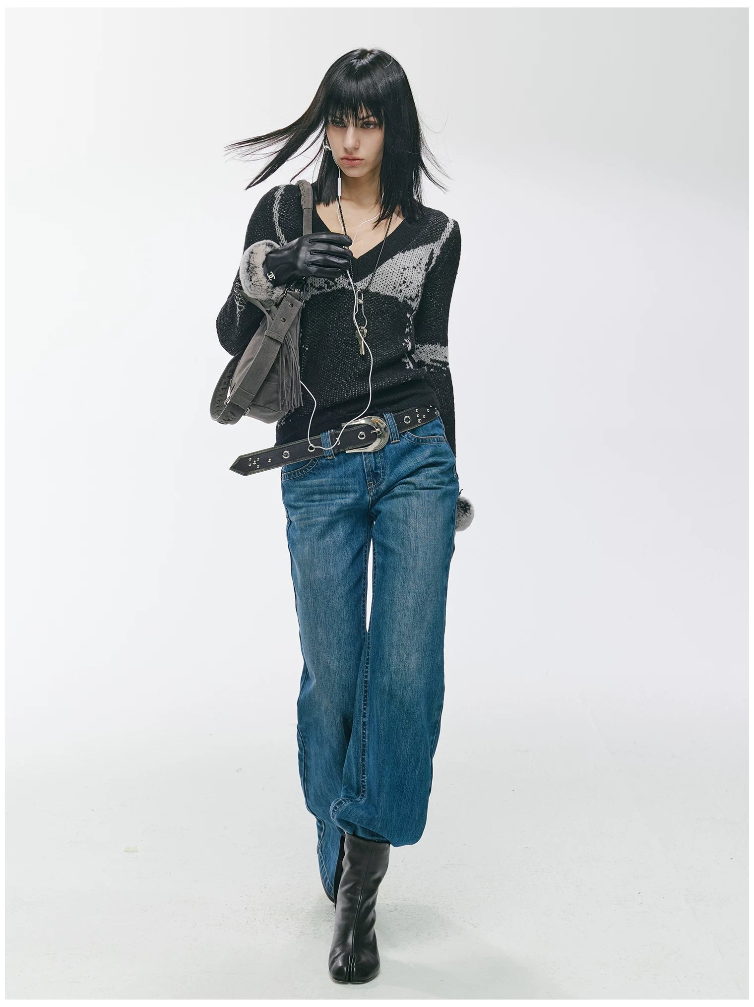 V-Neck Lamb Wool Slim-Fit Knit Sweater