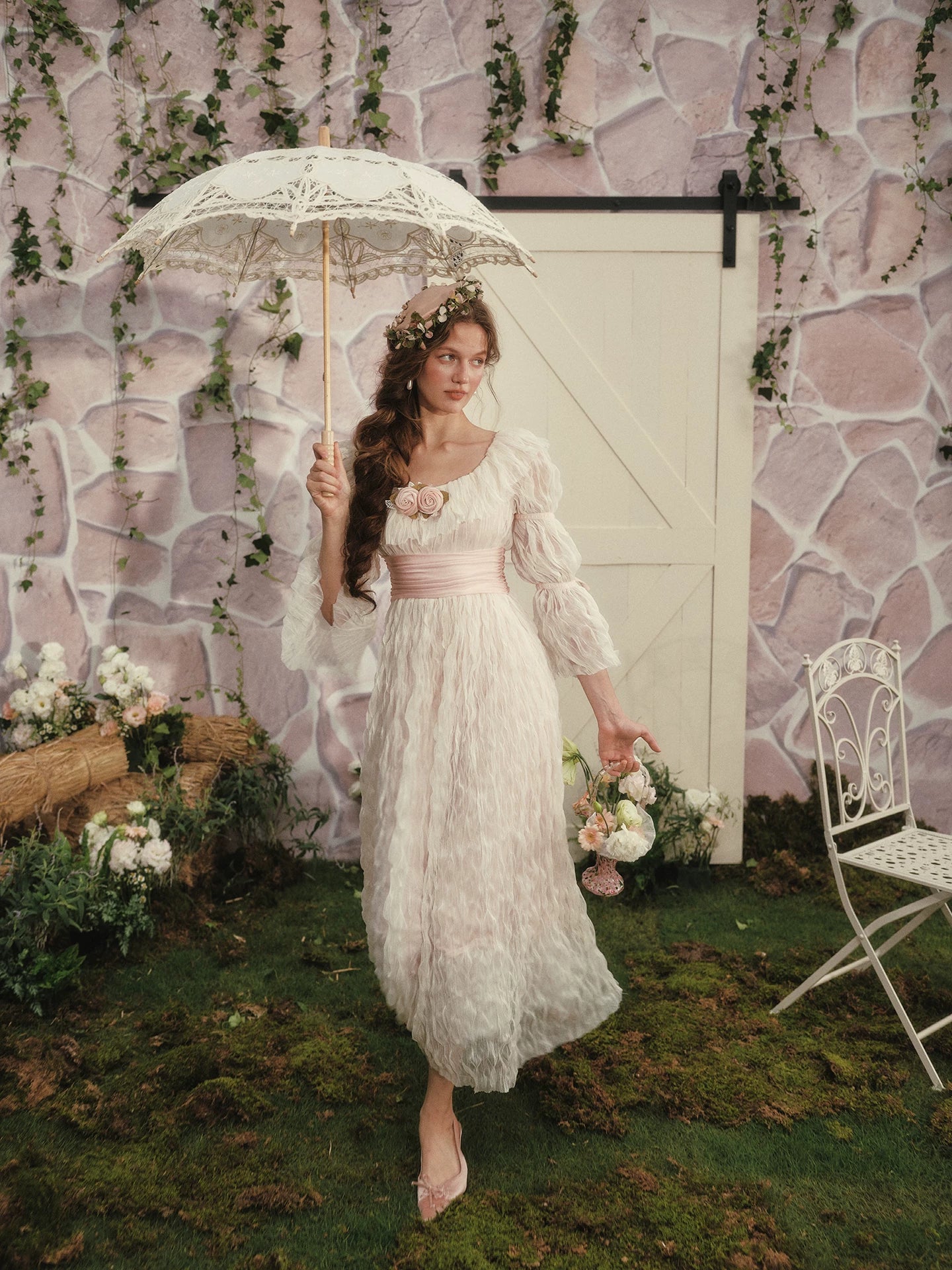 Queen’s Rose Chiffon Long-Sleeve Princess Dress