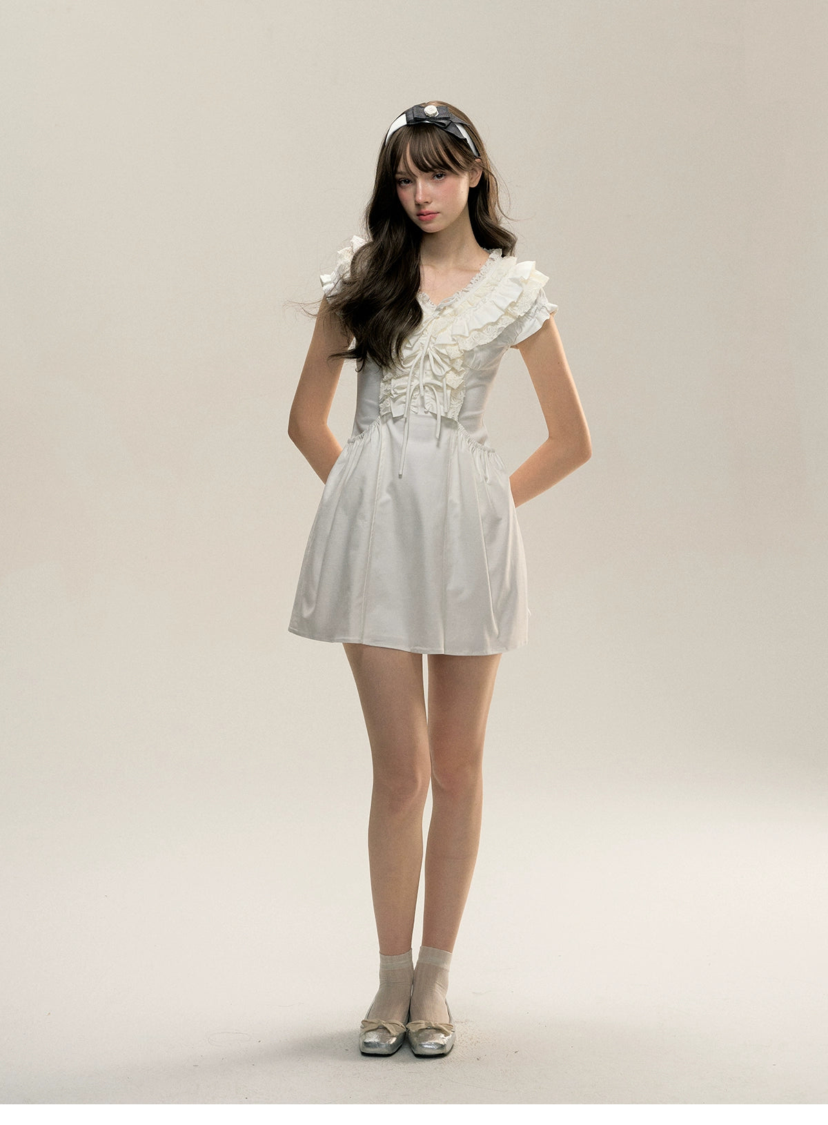 White V-neck Sleeveless Ruffled Lace Bow Dress