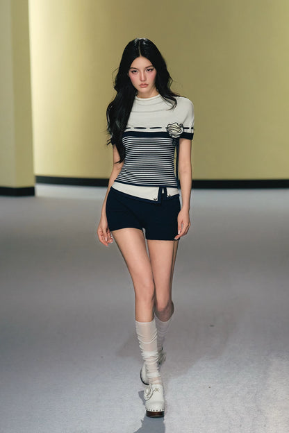 Color-Block Knit Shorts &amp; Half-Turtleneck Cape Top Set