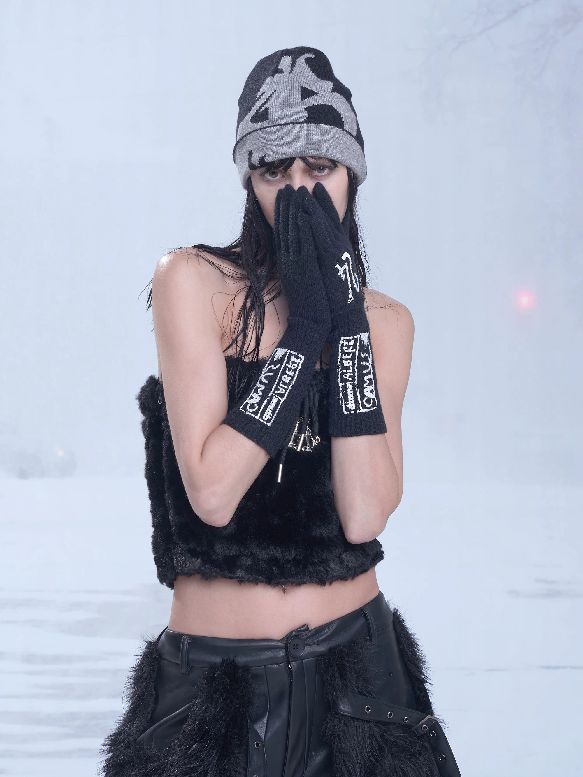 Printed Branded Knit Gloves