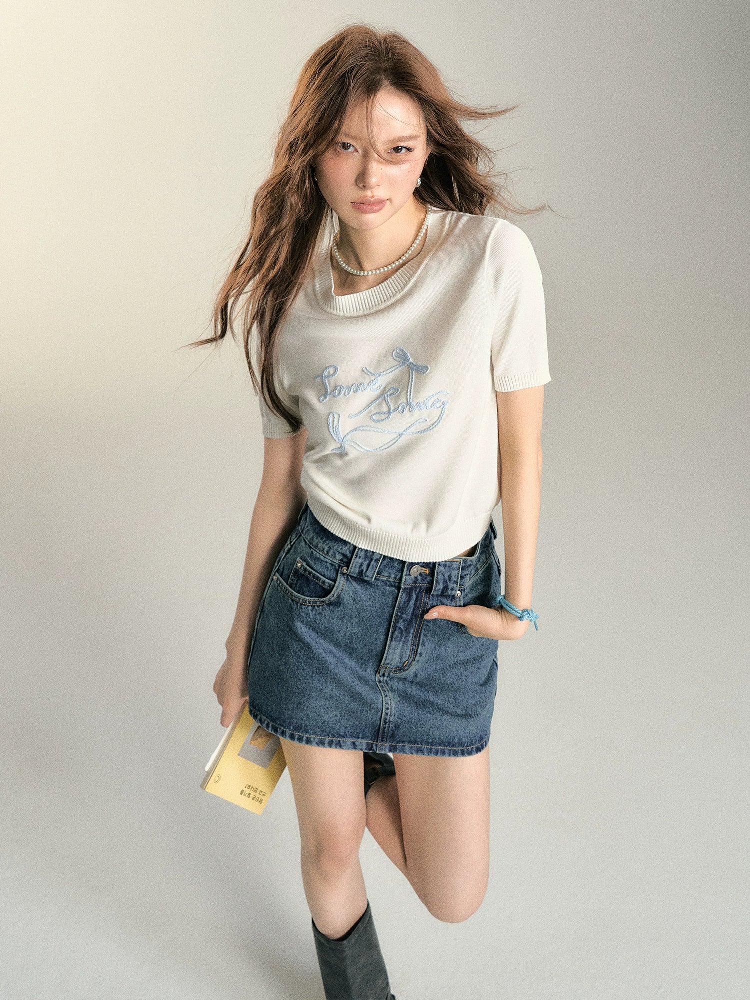 Yellow &amp; White Bow Embroidered Knit T-shirt
