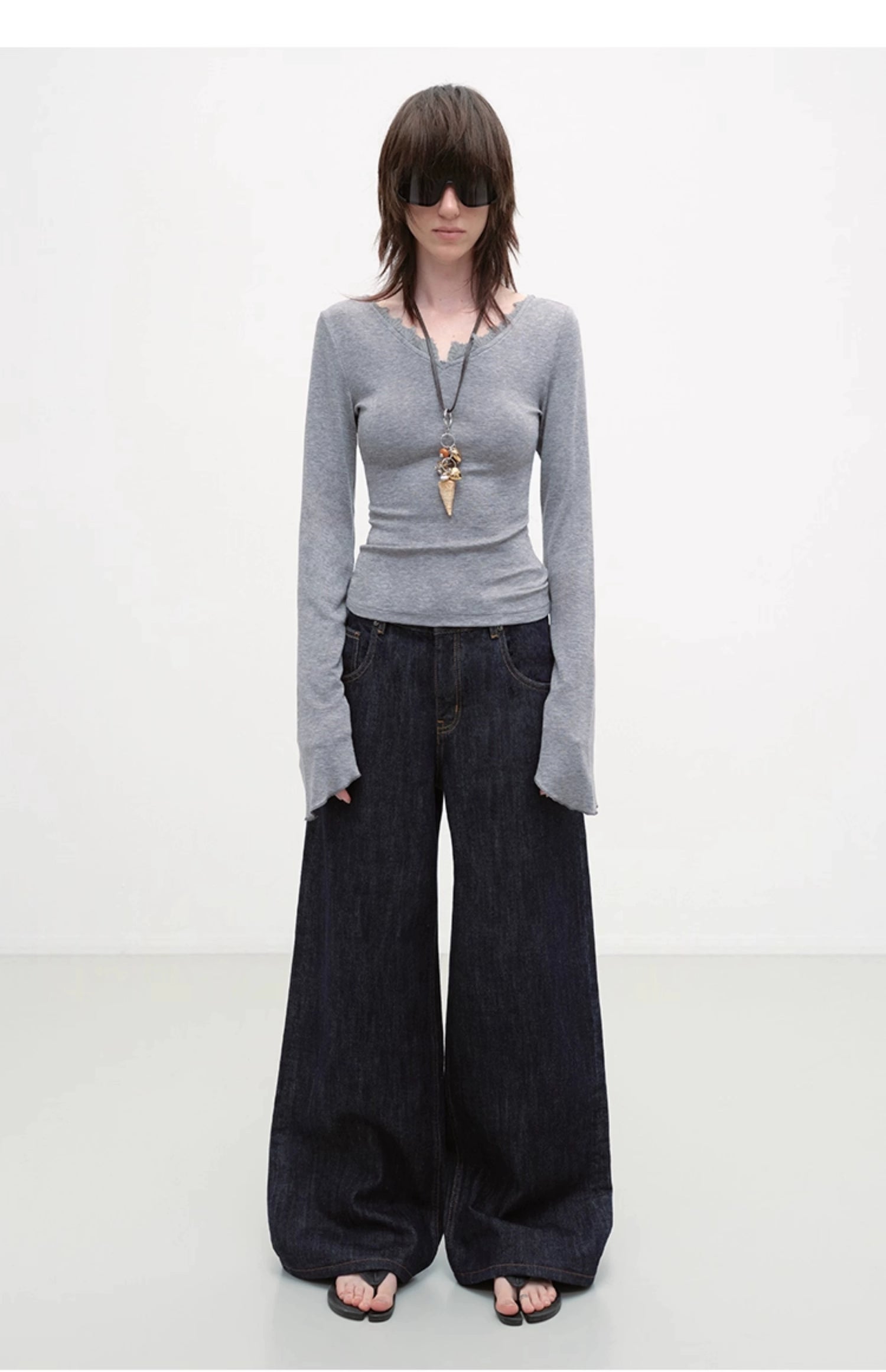 Lace V-neck Slim Long-Sleeve T-shirt