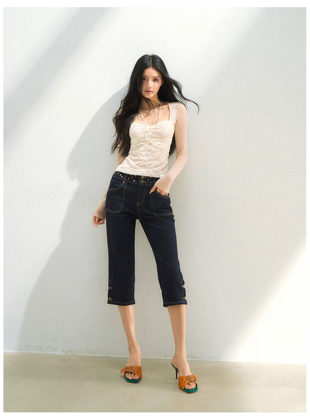 Studded Belt Cropped Denim Pants