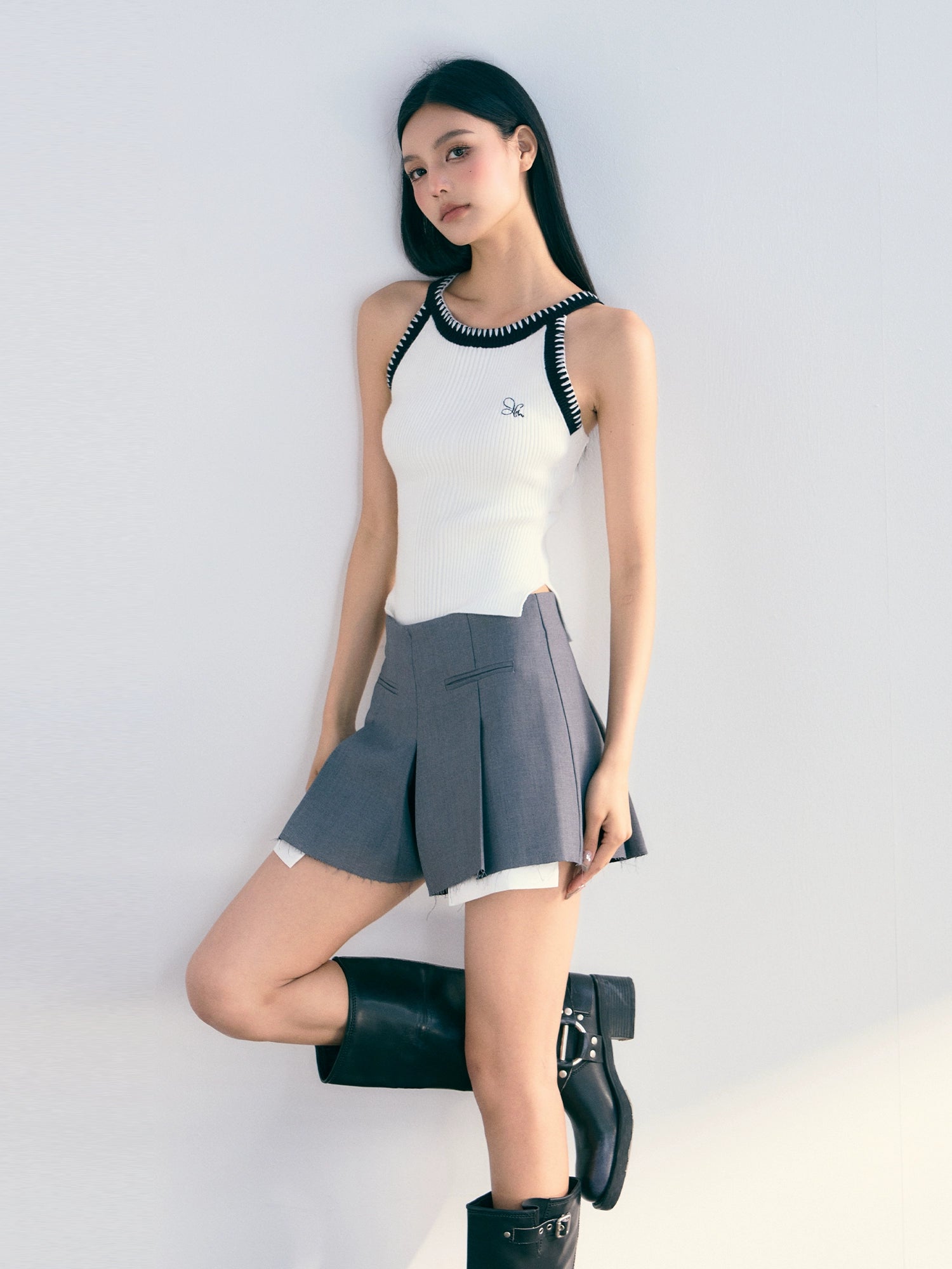 (Final Sale) Gray Pleated Frayed Hem Tailored Skort