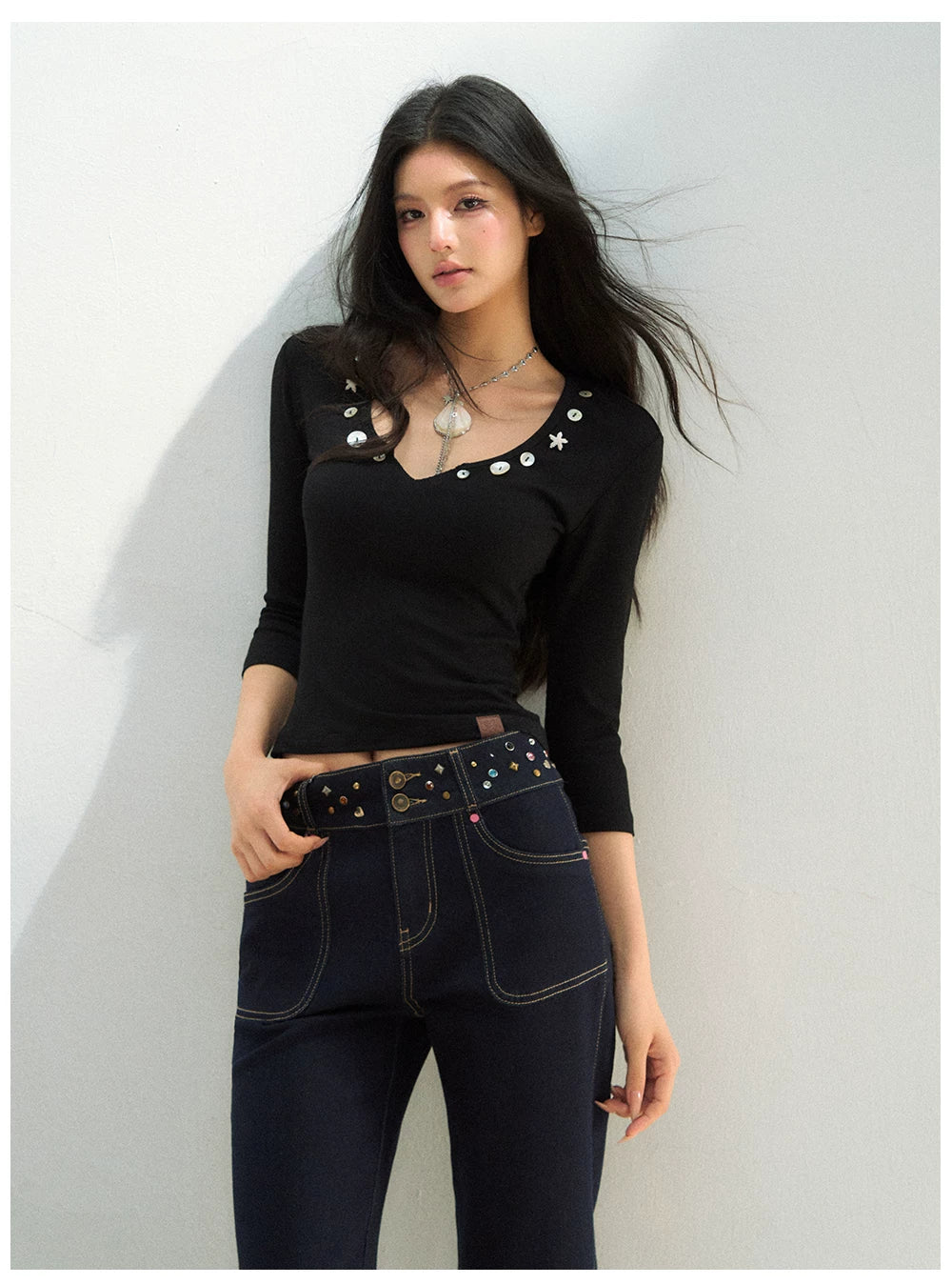 Studded V-Neck Cropped Knit T-Shirts