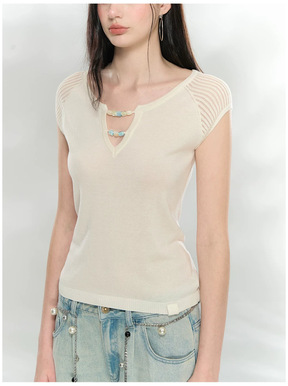 Beaded V-Neck Slim Knit T-Shirt