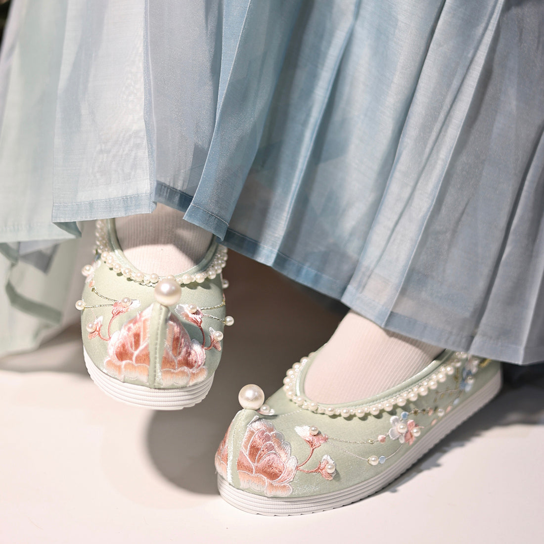 &quot;Suyang 素央&quot;  Embroidery Pointed Toes Beaded Hanfu Shoes - CHINASQUAD