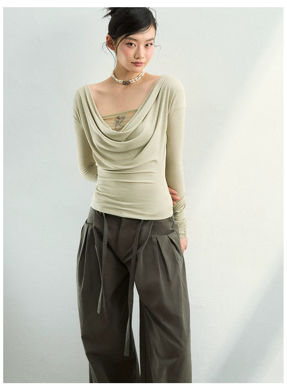 High-Waisted Relaxed Pleated Straight Pants