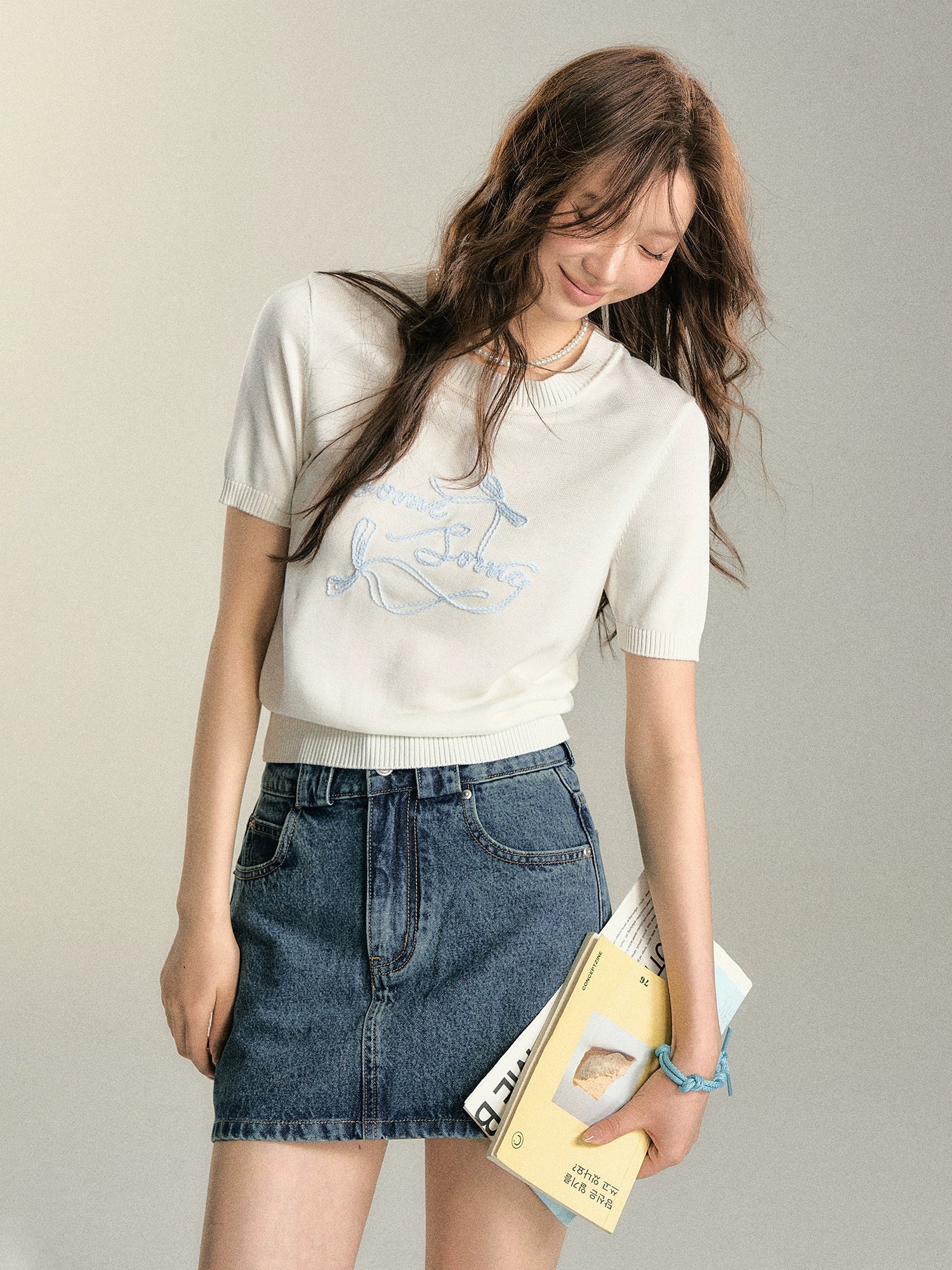 Yellow &amp; White Bow Embroidered Knit T-shirt
