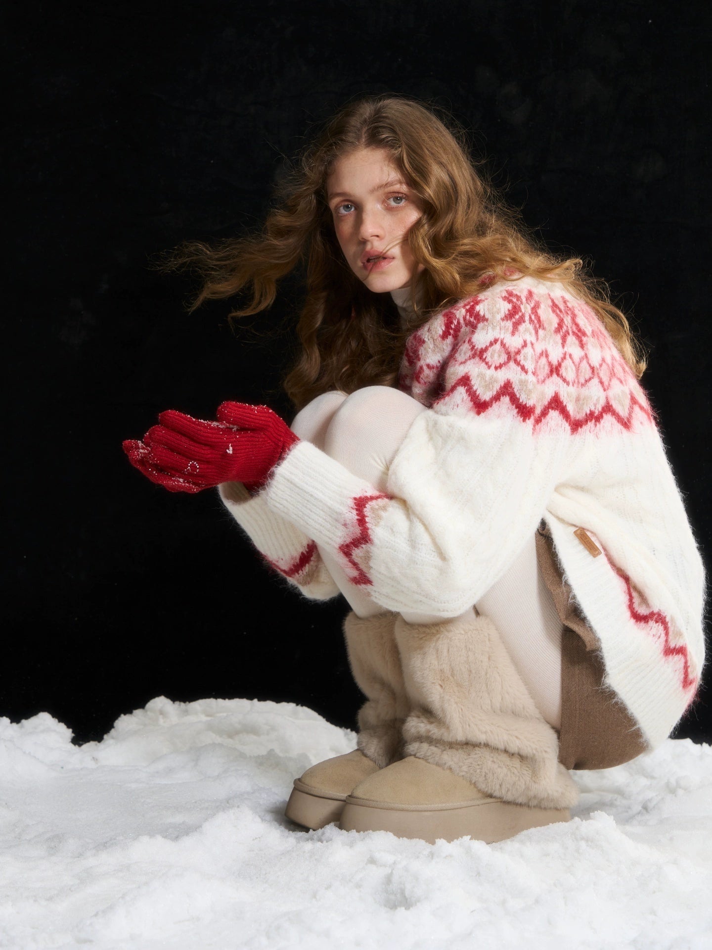 Lambswool Cable-Knit Crewneck Sweater