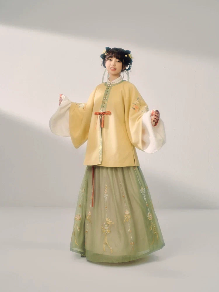(Final Sale) "桂花玉兔" Ming Dynasty Hanfu Set
