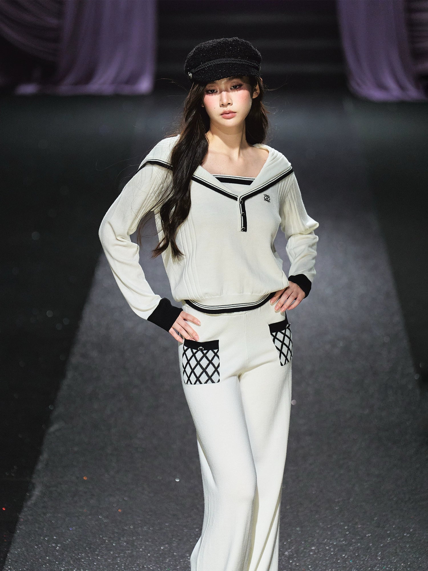 Sailor V-neck pullover &amp; Quilted Straight Pants Set