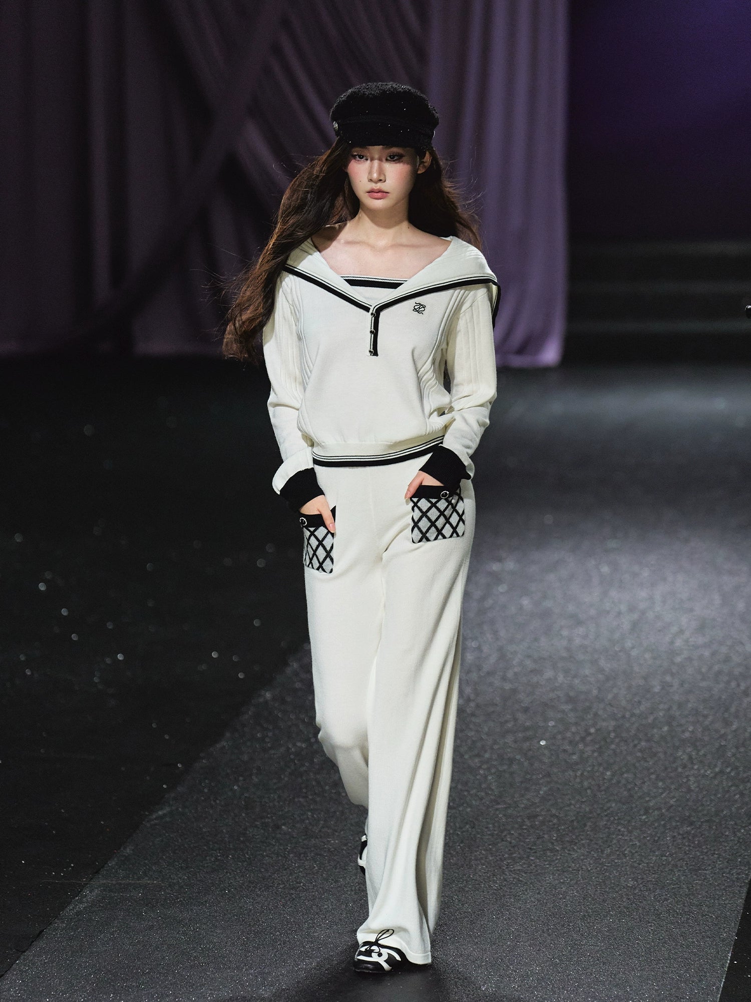 Sailor V-neck pullover &amp; Quilted Straight Pants Set