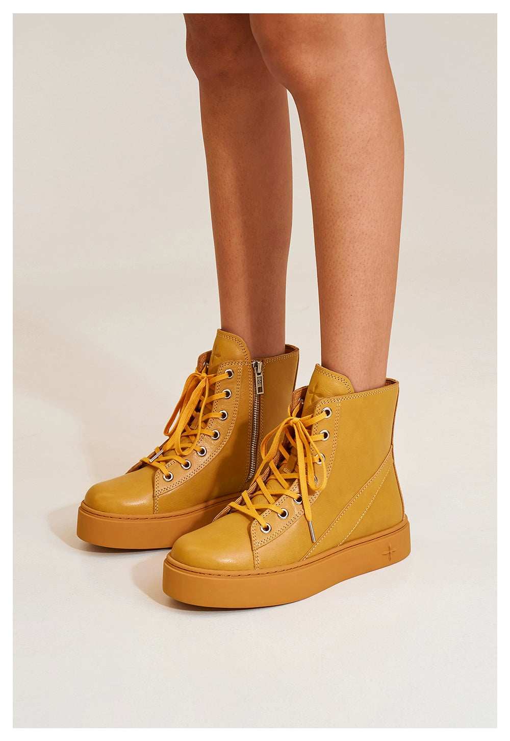 Compass Heritage Retro Leather High-Top Sneakers