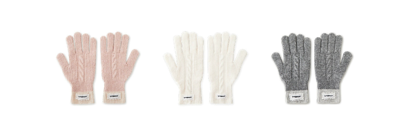 “A Girl’s Prayer” Cream Knit Textured Winter Gloves