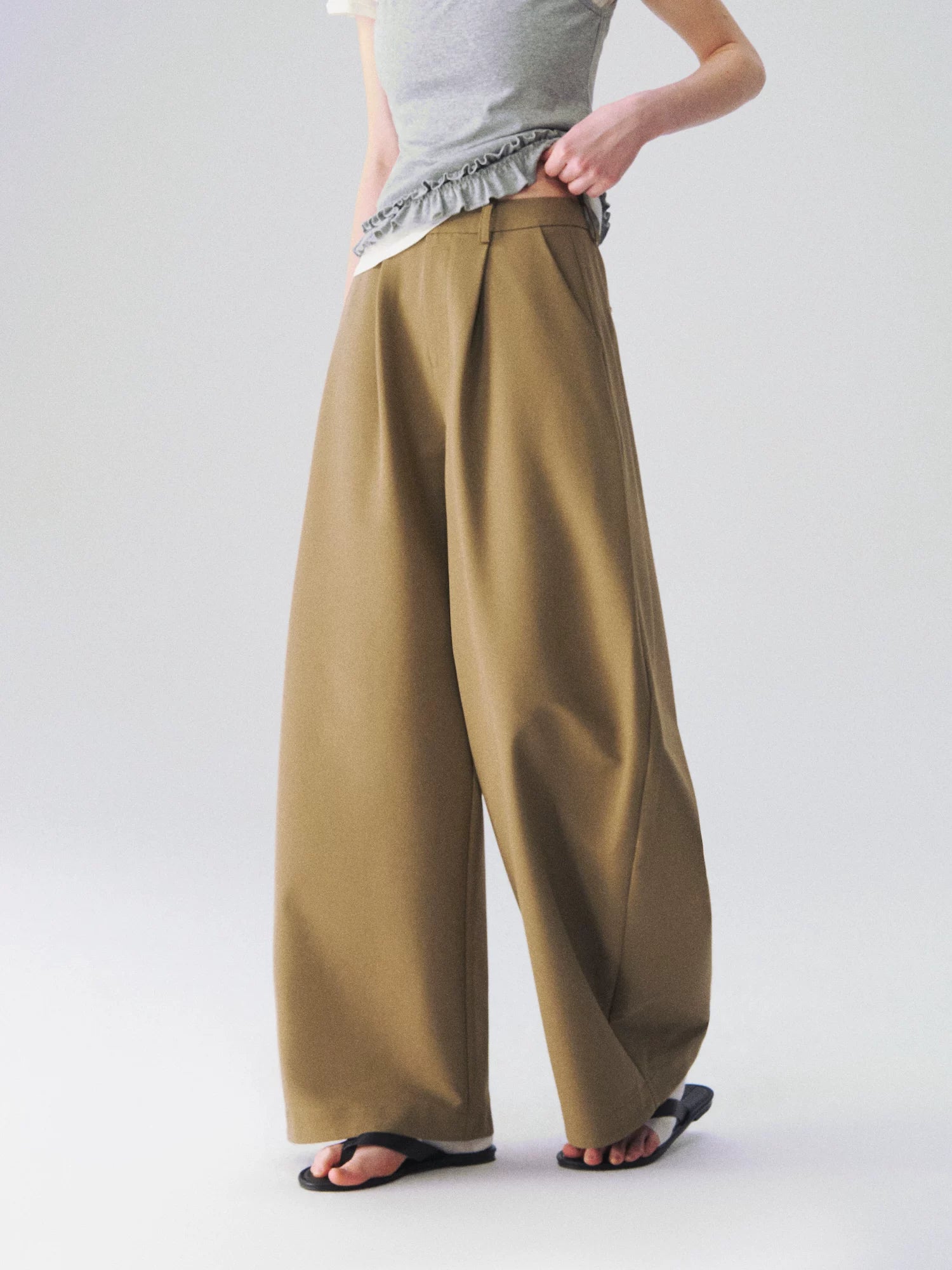 Relaxed Tailored Wide-Leg Trousers