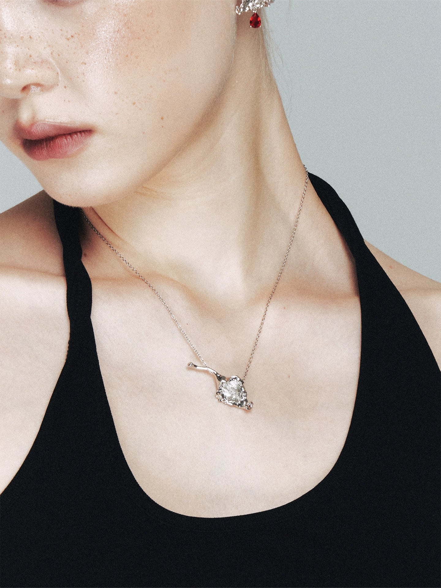 Minimalist Floral Collarbone Chain Necklace