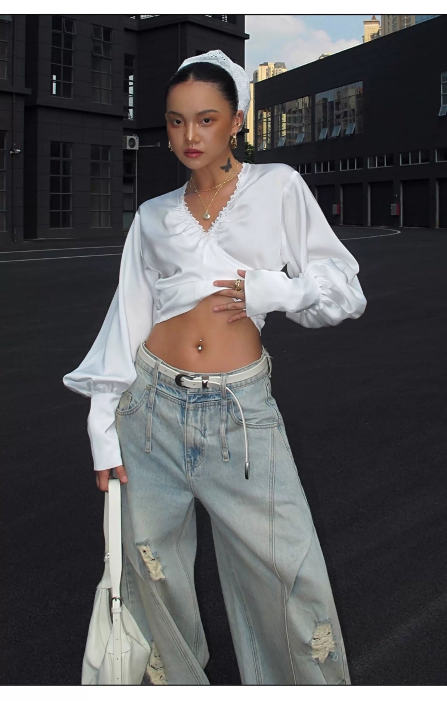 Washed Distressed Balloon-Fit Denim Jeans