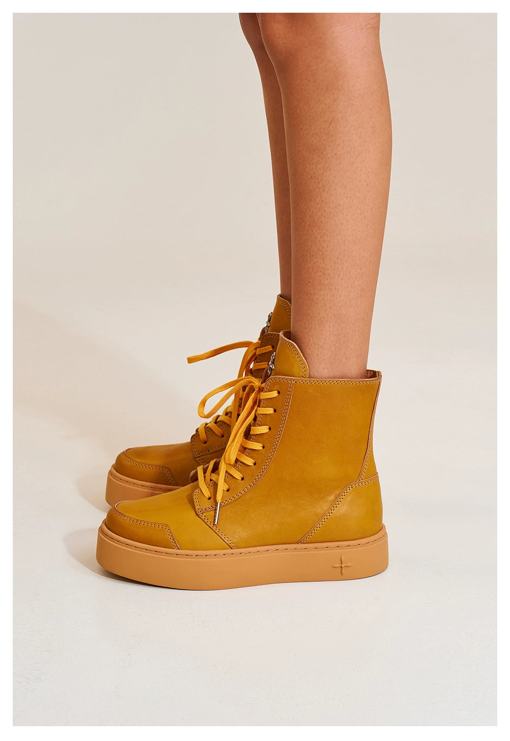 Compass Heritage Retro Leather High-Top Sneakers