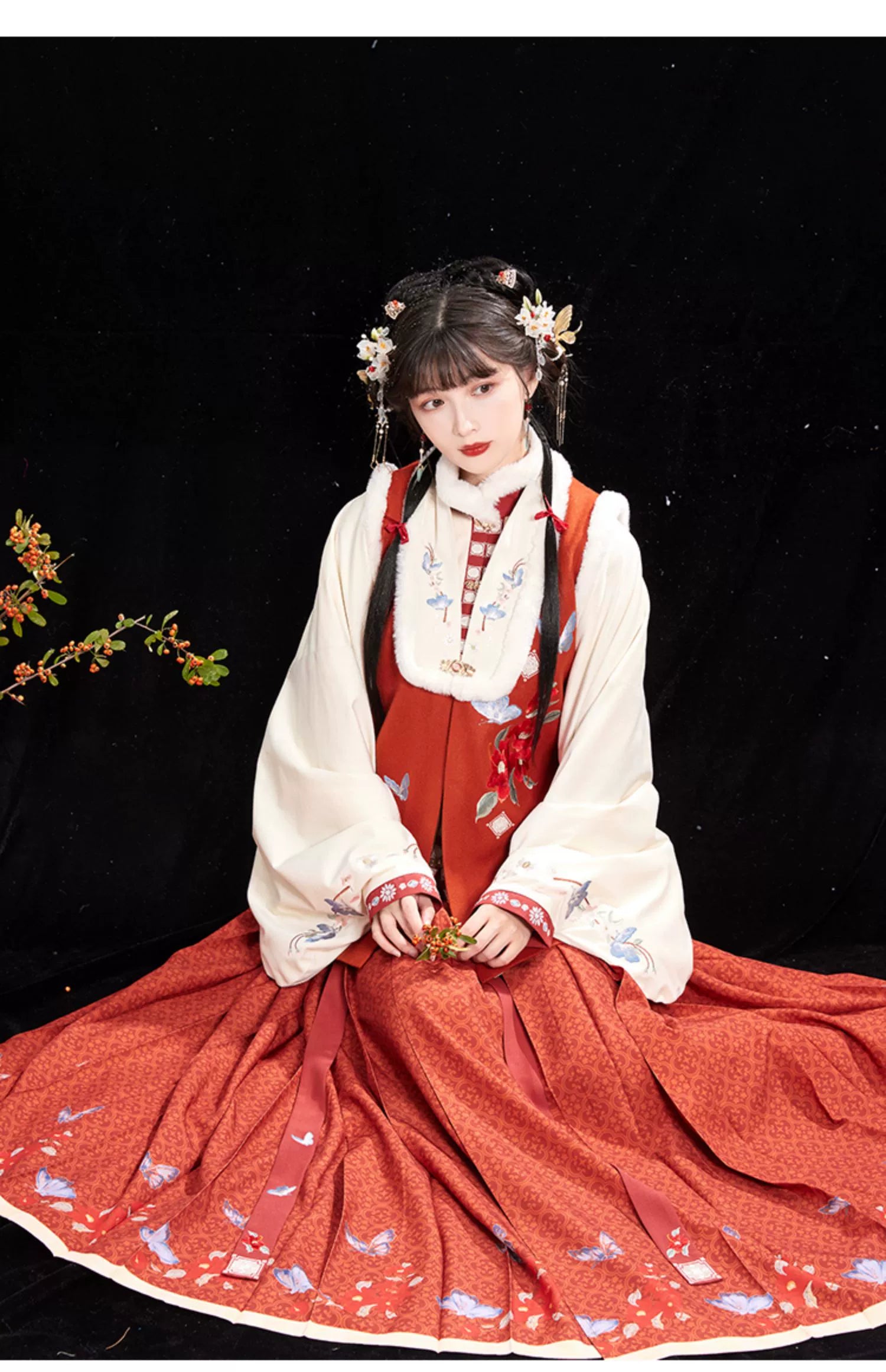 &quot;轻花蝶影&quot;Ming-Dynasty Hanfu Set - CHINASQUAD