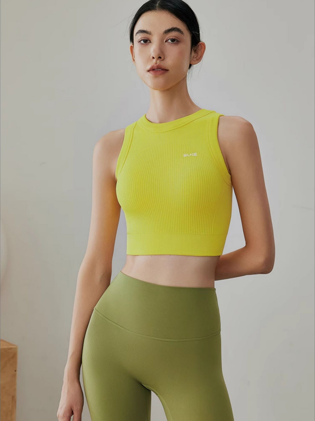 Fixed One-piece Cup High-neck Yoga Vest