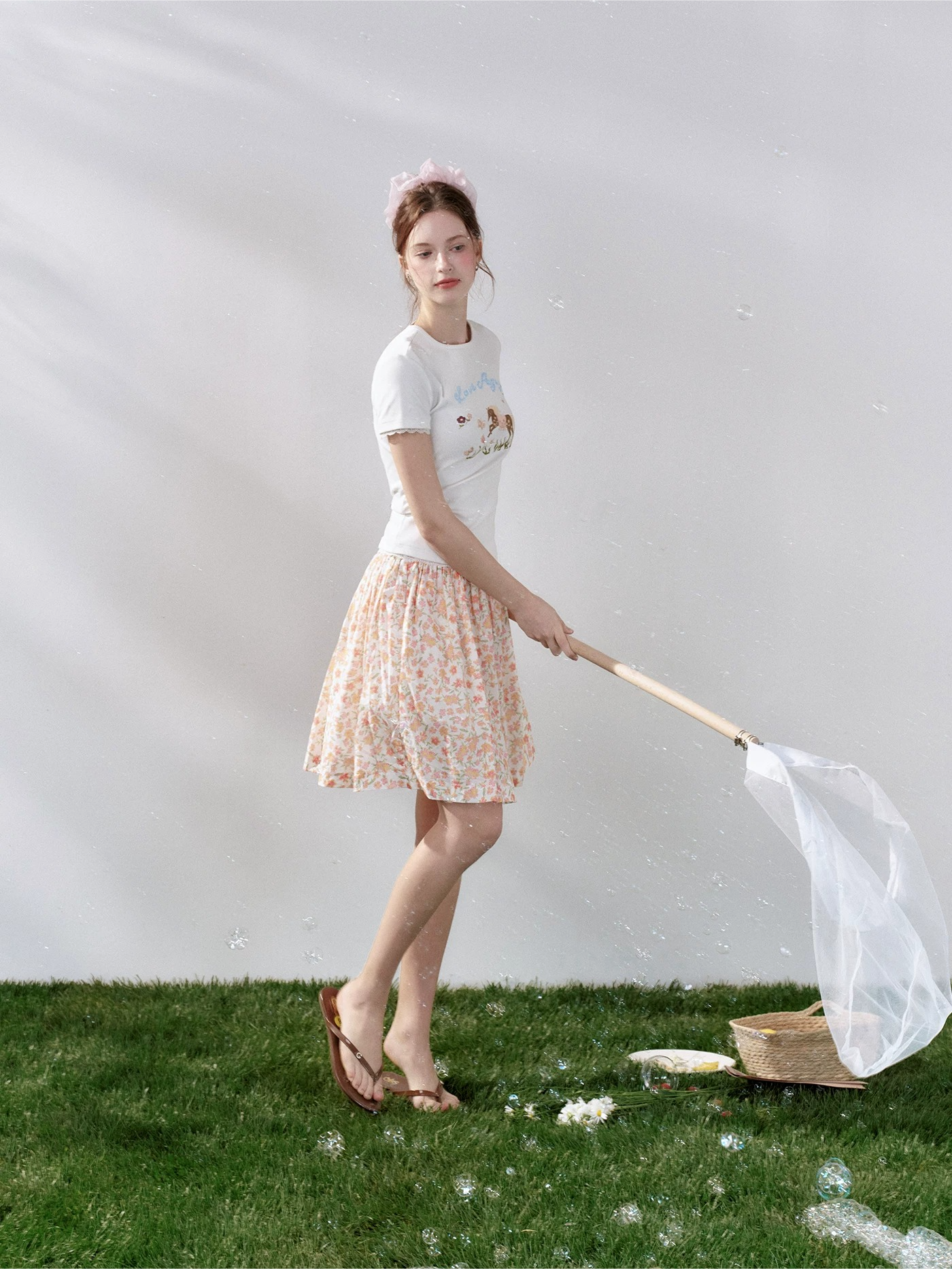 Contrast Lace Trim Embroidered Graphic Slim Fit T-Shirt