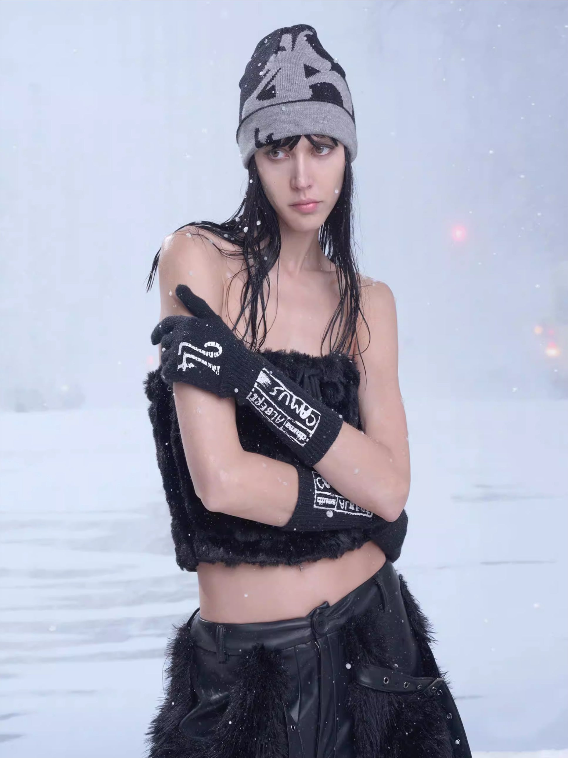 Printed Branded Knit Gloves