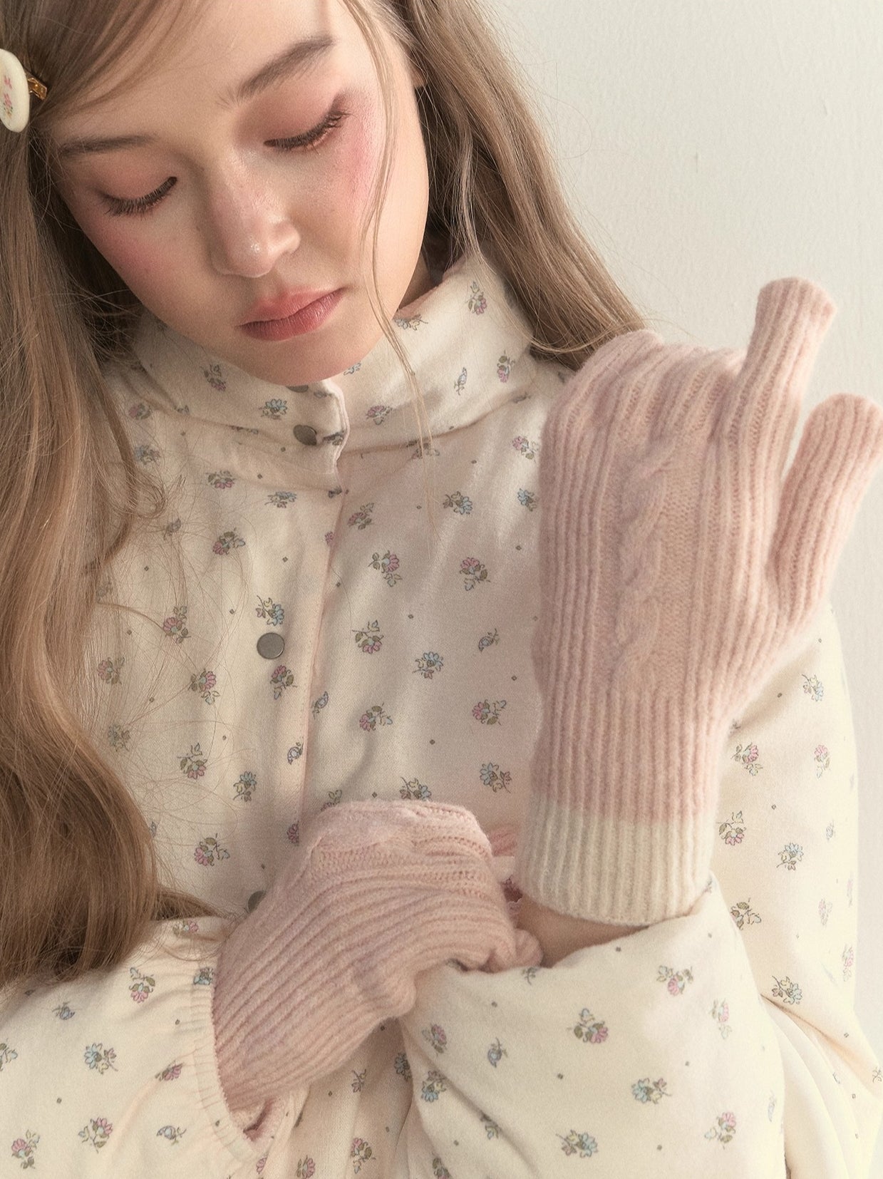 “A Girl’s Prayer” Cream Knit Textured Winter Gloves
