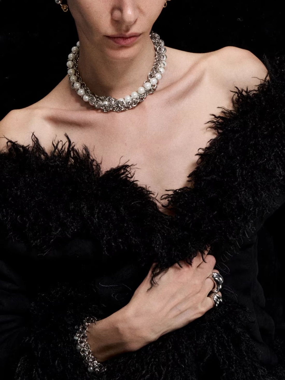 Minimalist Pearl Choker Necklace