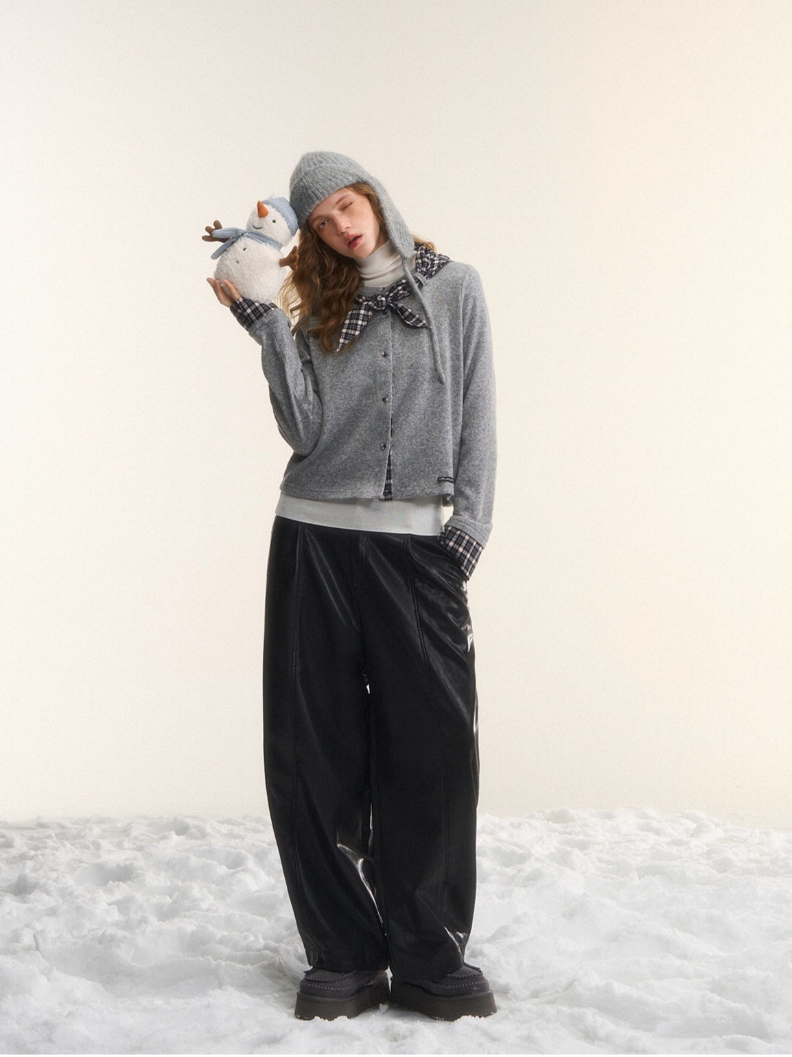 Panelled Slimming Black Curved-Leg Pants