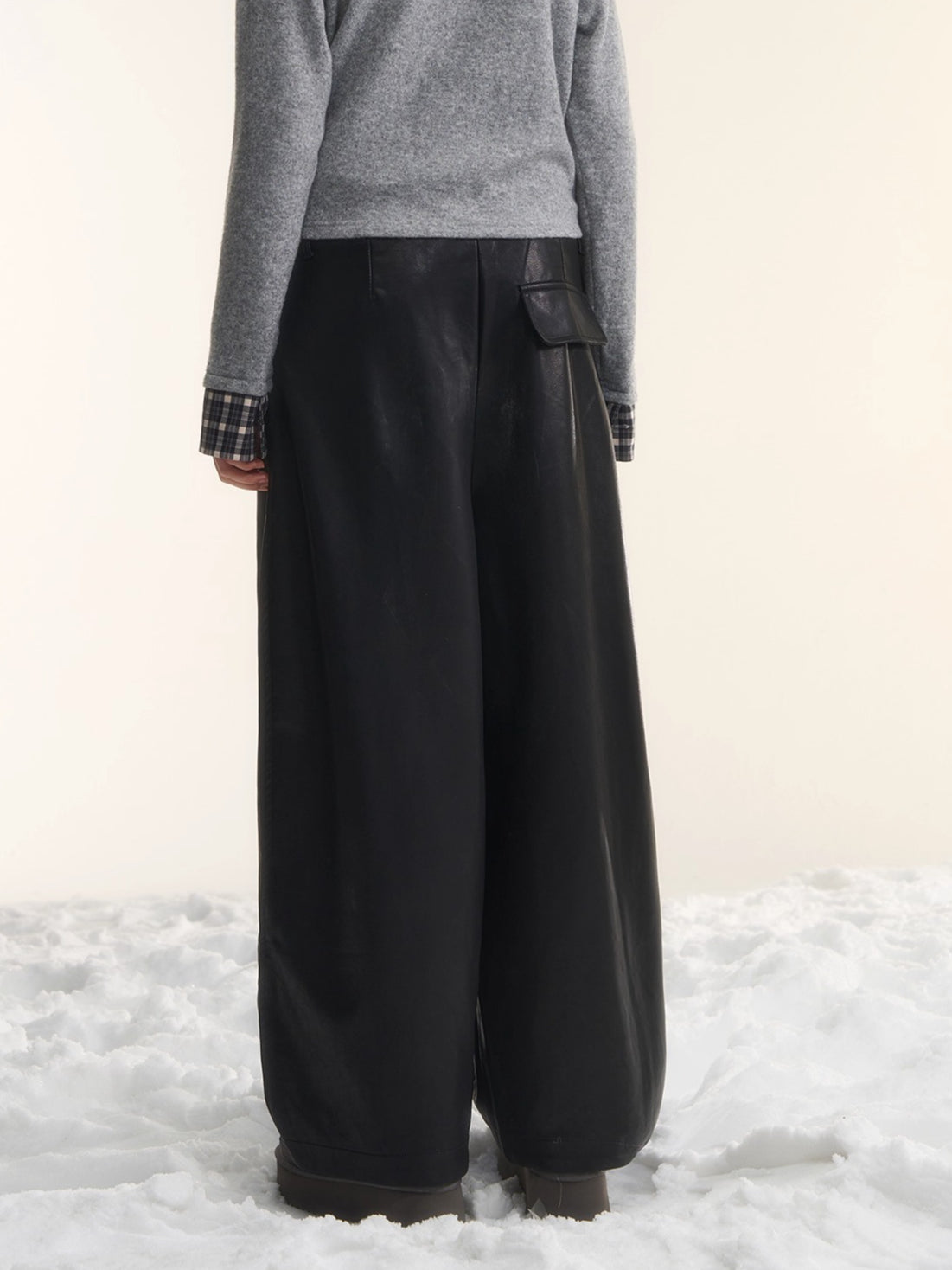 Panelled Slimming Black Curved-Leg Pants