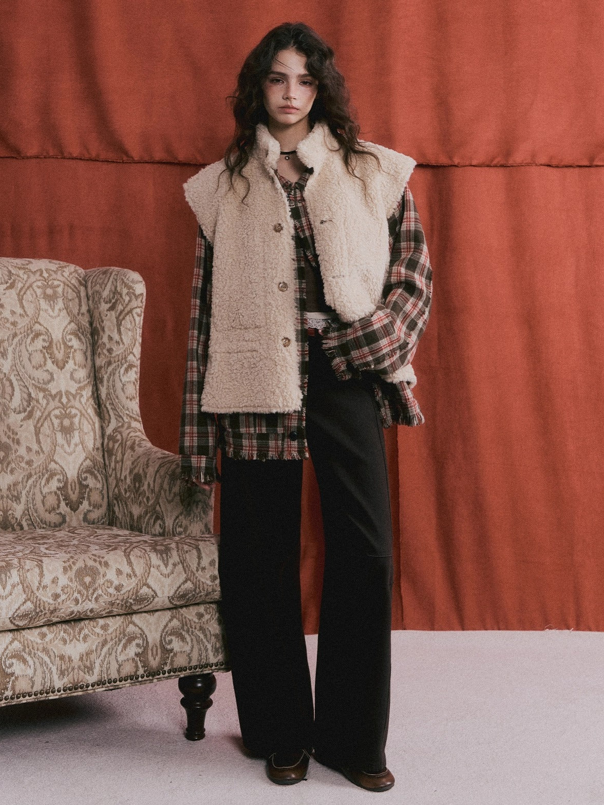 Red Belt Decor Curved-Hem Denim Wide-Leg Jeans