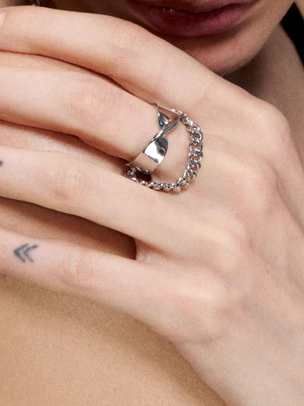 Minimalist Möbius Line Open Ring