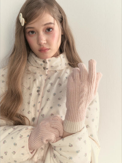 “A Girl’s Prayer” Cream Knit Textured Winter Gloves